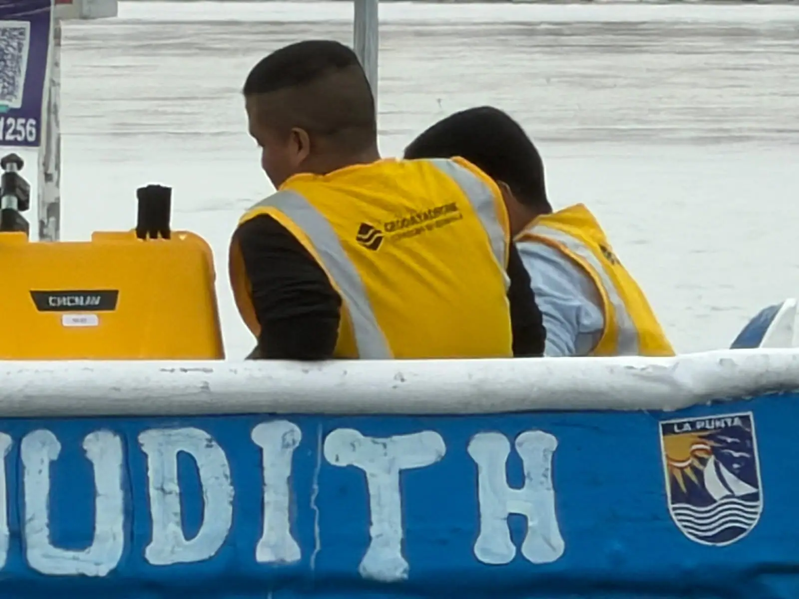 Equipo en la embarcación